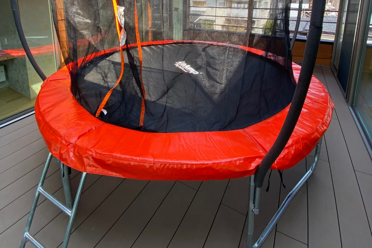 トランポリン